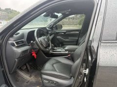 Toyota Crown Venza 2.5L HEV AWD Premier - ფოტო 5
