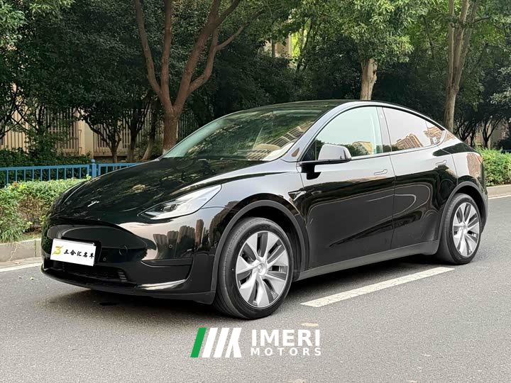 Tesla Model Y Facelift Rear-Wheel Drive