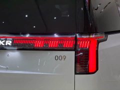 Zeekr 009 Seven-Seat Aisle Version AWD 108kWh - ფოტო 4