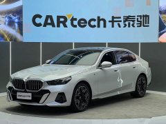 BMW 5 Series 530Li Luxury M Sport Package - ფოტო 1