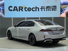 BMW 5 Series 530Li Luxury M Sport Package - ფოტო 19