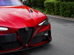 Alfa Romeo Giulia 2021 GTA - ფოტო 2