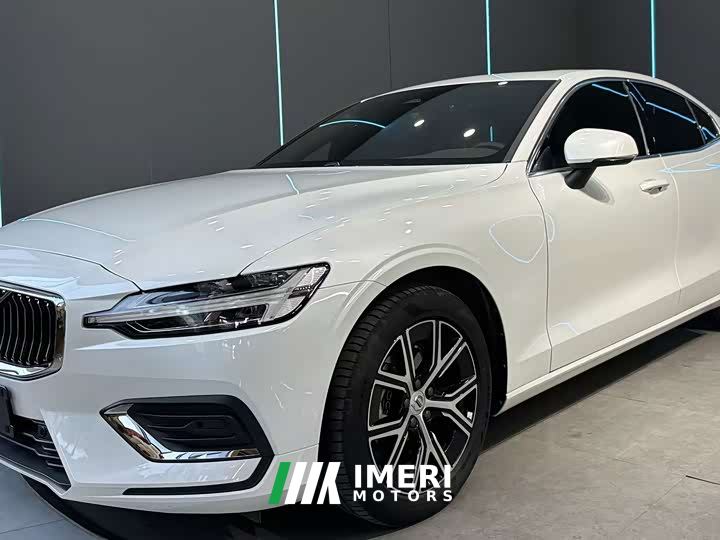Volvo S60 B4 Smart Luxury Edition