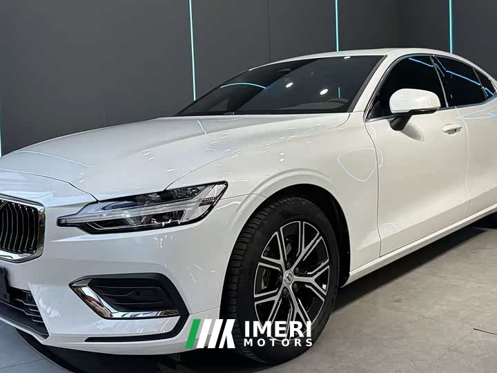 Volvo S60 2025 B4 Smart Luxury Edition - ავტომობილი ჩინეთიდან