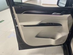 Buick GL8 Avenir Edition - ფოტო 7