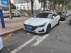 Hyundai Elantra 1.5L CVT Luxury - ფოტო 1