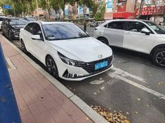 Hyundai Elantra 1.5L CVT Luxury - ფოტო 3