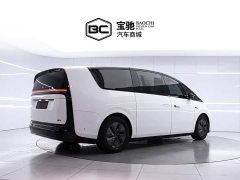 Li Auto Li Xiang MEGA Ultra - ფოტო 3