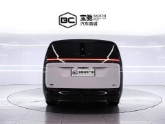 Li Auto Li Xiang MEGA Ultra - ფოტო 4
