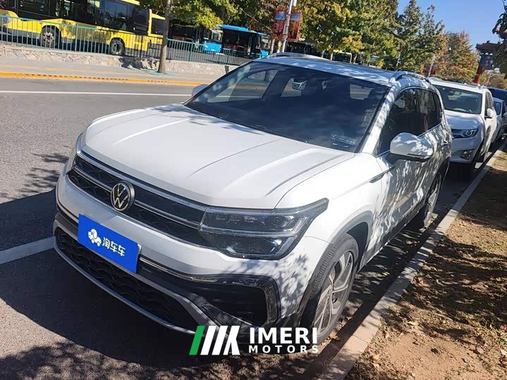 Volkswagen Touareg 300TSI FWD Full Moon Edition - ავტომობილი ჩინეთიდან