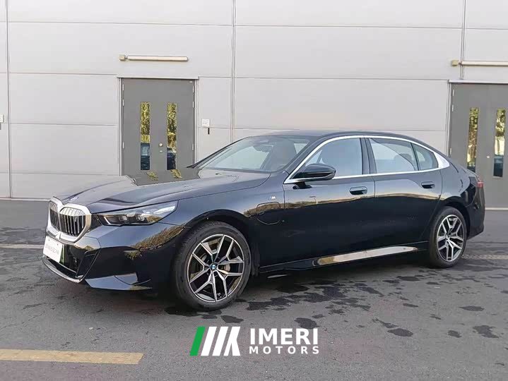 BMW i5 eDrive 35L M Sport Package - ავტომობილი ჩინეთიდან