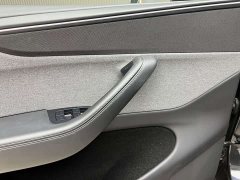 Tesla Model Y Rear-Wheel Drive - ფოტო 17
