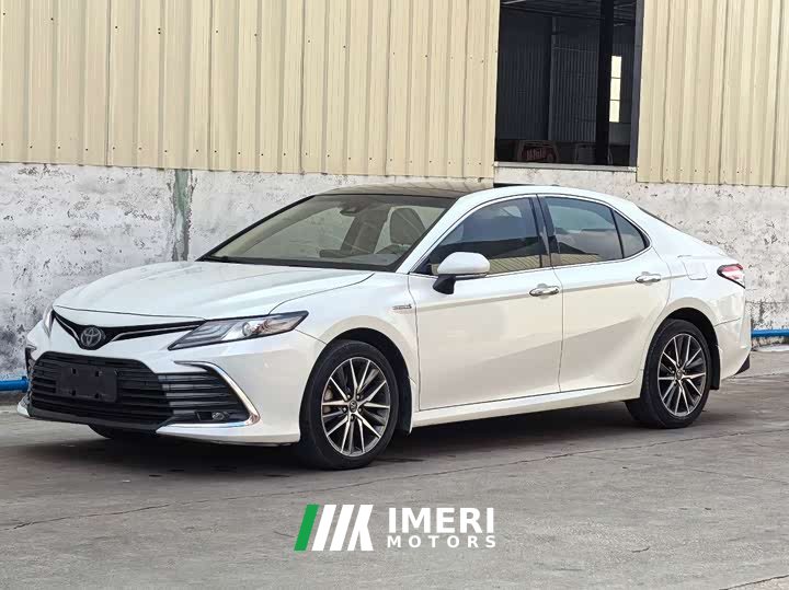 Toyota Camry Hybrid Luxury