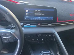Hyundai Elantra 1.5L CVT Luxury - ფოტო 13