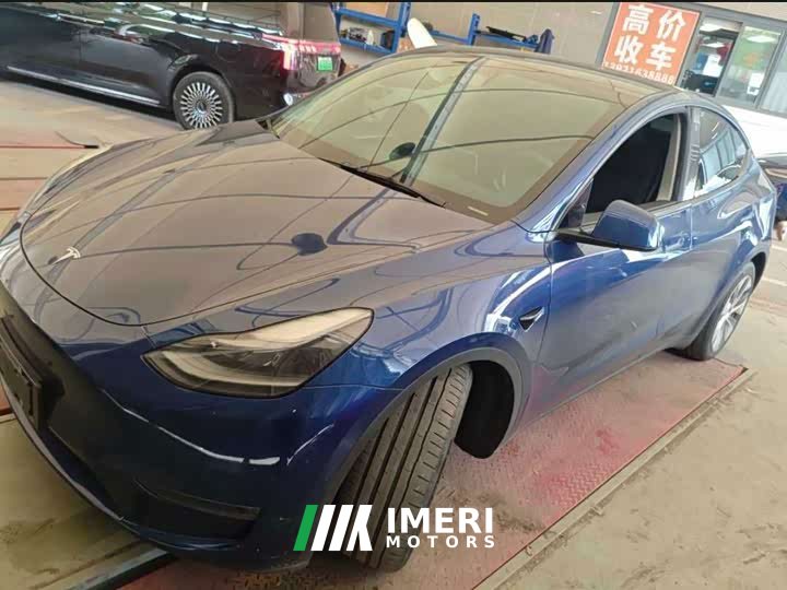 Tesla Model Y Rear-Wheel Drive
