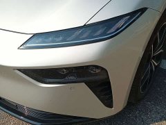 Dongfeng eπ007 Pure Electric 565 AWD Max Pilot Edition - ფოტო 10