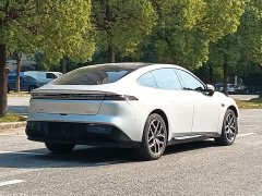 Dongfeng eπ007 Pure Electric 565 AWD Max Pilot Edition - ფოტო 4