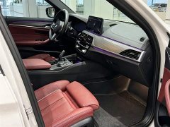 BMW 5 Series 530Li Luxury M Sport Package - ფოტო 6