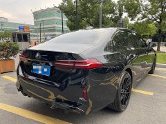 BMW 5 Series 525Li M Sport Package - ფოტო 8