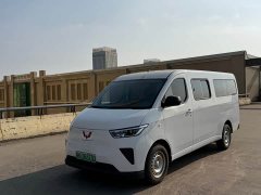 Wuling Yangguang 300km Comfort Passenger Van 75kW - ფოტო 1