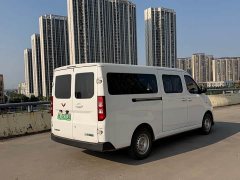 Wuling Yangguang 300km Comfort Passenger Van 75kW - ფოტო 13