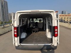 Wuling Yangguang 300km Comfort Passenger Van 75kW - ფოტო 16