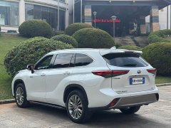 Toyota Highlander 2022 Hybrid 2.5L AWD Premium 7-Seater - ფოტო 8
