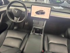 Tesla Model Y Rear-Wheel Drive - ფოტო 6