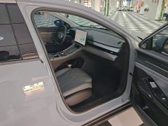 Geely Galaxy L6 EM-i 60km Launch Edition - ფოტო 8