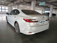 Toyota Camry 2.0L GVP Luxury - ფოტო 4