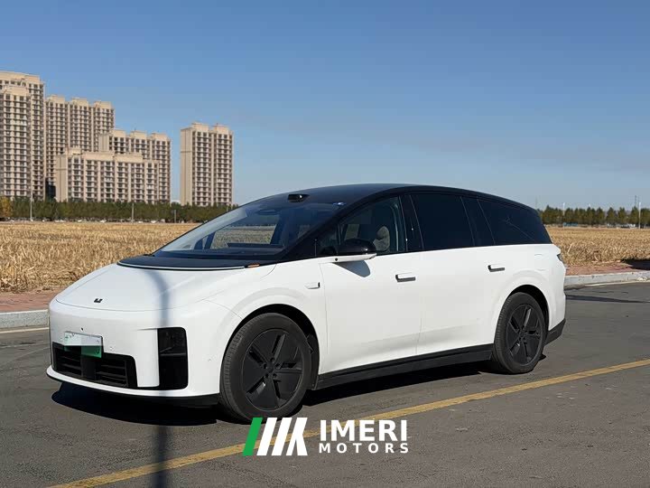 Li Auto i8 Standard Edition - ავტომობილი ჩინეთიდან
