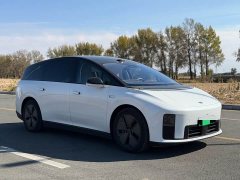 Li Auto i8 Standard Edition - ფოტო 10