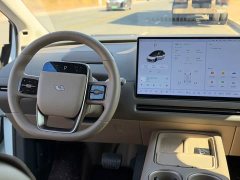 Li Auto i8 Standard Edition - ფოტო 7