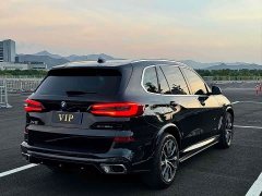 BMW X5 xDrive 30Li M Sport Package - ფოტო 9