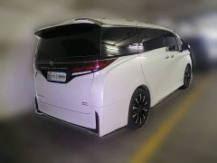 Toyota Vellfire 2024 Crown Hybrid 2.5L Premium Edition - ფოტო 2