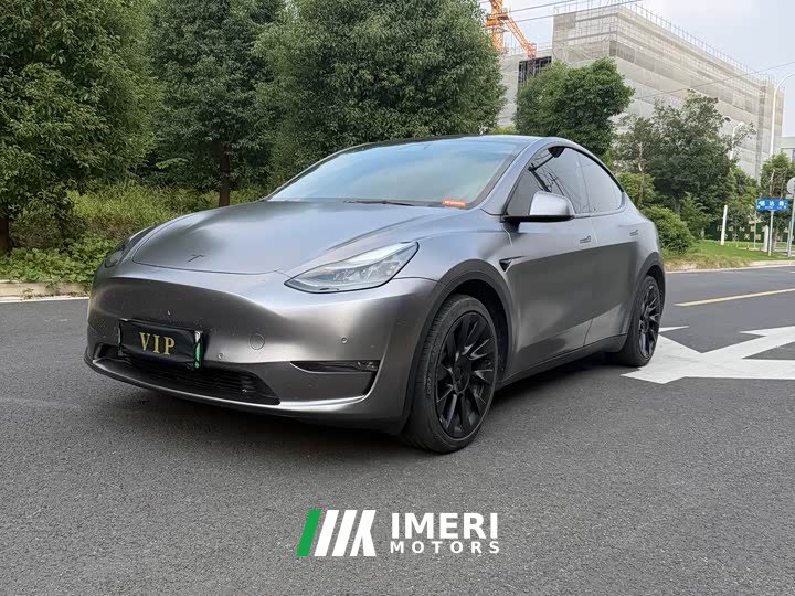 Tesla Model Y Long Range All-Wheel Drive