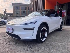 Tesla Model Y Rear-Wheel Drive - ფოტო 1