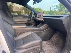 Tesla Model Y Rear-Wheel Drive - ფოტო 5