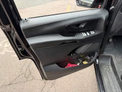 Mercedes-Benz Vito 2021 2.0T Elite 7-Seater - ფოტო 6