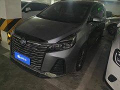 Buick GL8 Land Business Class Comfort Edition - ფოტო 1