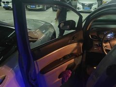 Buick GL8 Land Business Class Comfort Edition - ფოტო 7