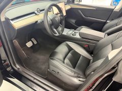Tesla Model Y Performance All-Wheel Drive - ფოტო 5