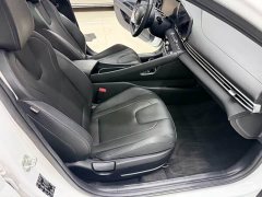 Hyundai Elantra 1.5L CVT Luxury - ფოტო 15