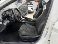 Hyundai Elantra 1.5L CVT Luxury - ფოტო 7