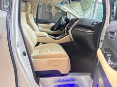 Toyota Alphard Hybrid 2.5L Luxury - ფოტო 10