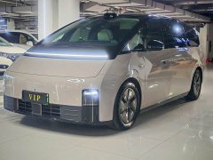 Li Auto Li Xiang MEGA Ultra - ფოტო 1