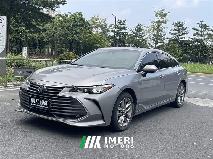 Toyota Avalon Hybrid 2.5L Luxury National VI
