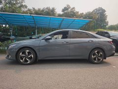 Hyundai Elantra 1.5L CVT Luxury - ფოტო 2