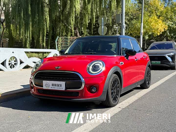 BMW MINI 5-Door Cooper Classic 1.5T