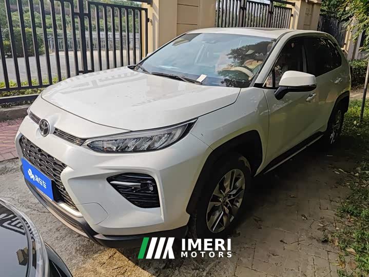 Toyota Vland 2.0L CVT FWD Luxury Plus